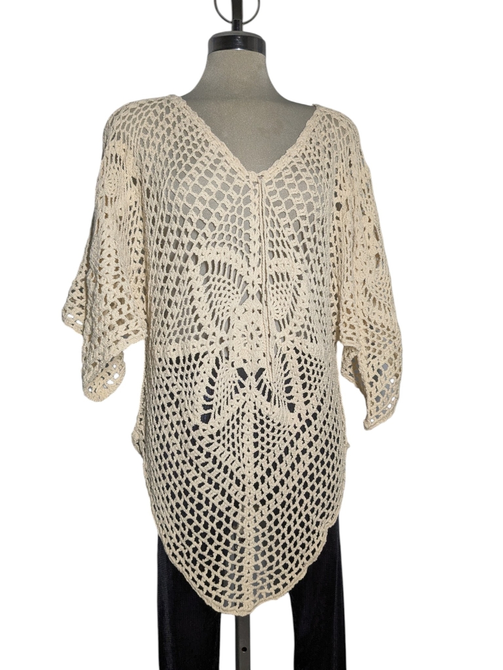 Open-Knit V-Neck Crochet Sweater Tunic in Cream Size XL